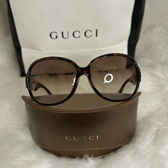 💯Authentic Gucci Sunglasses with Box🍀 - Picture 1 of 12